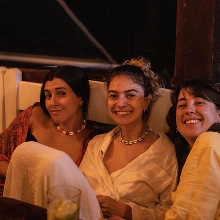 Mahalo Hostel إلها غراندي المظهر الخارجي الصورة